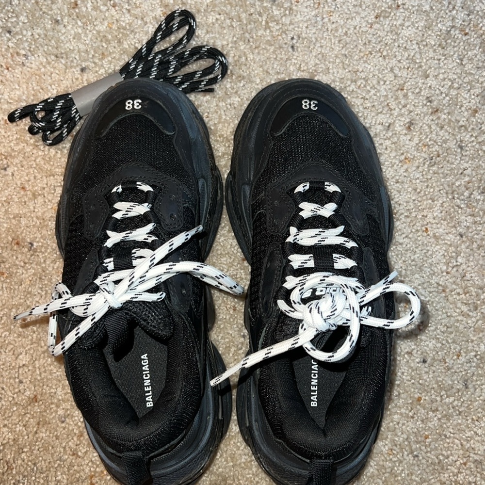 balenciaga triple s clear soles